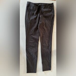 Old navy pixie pants size 6 in charcoal gray. Worn only a couple times.